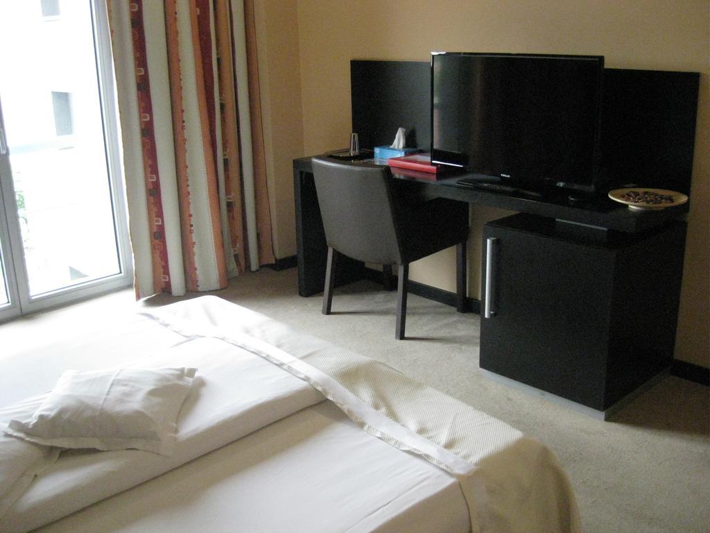 Hotel Delpack Timisoara Ngoại thất bức ảnh